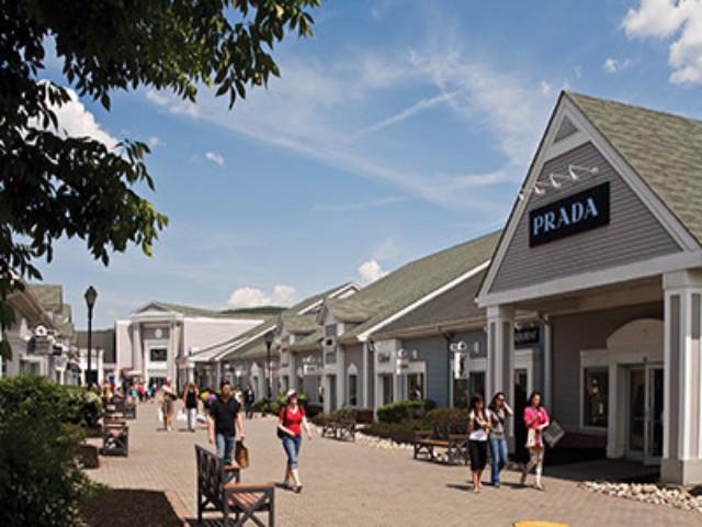 OUTLET- Woodbury Commons Premium Round Trip